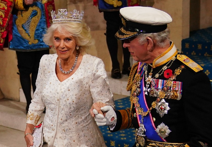 Kamilla királyné ismét felvette az emlékezetes ruhadarabját – sokakat megdöbbentett