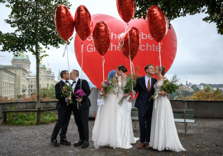 Megszavazták Svájcban a melegházasságok engedélyezését