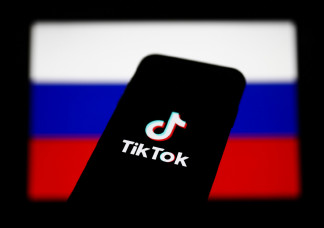 A TikTok is lépett: felfüggeszti az új tartalmak készítését és az élőzést Oroszországban