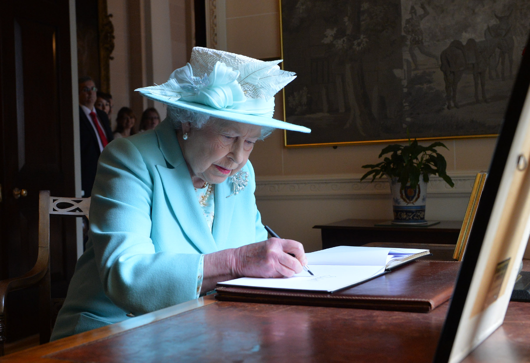 Előkerült Erzsébet királynő titkos levele, még soha senki nem olvasta