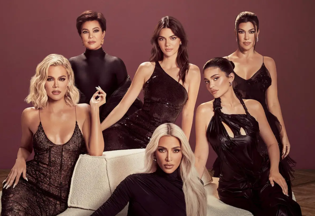 Kiderült, hogy nézne ki a Kardashian-család plasztikai műtétek nélkül