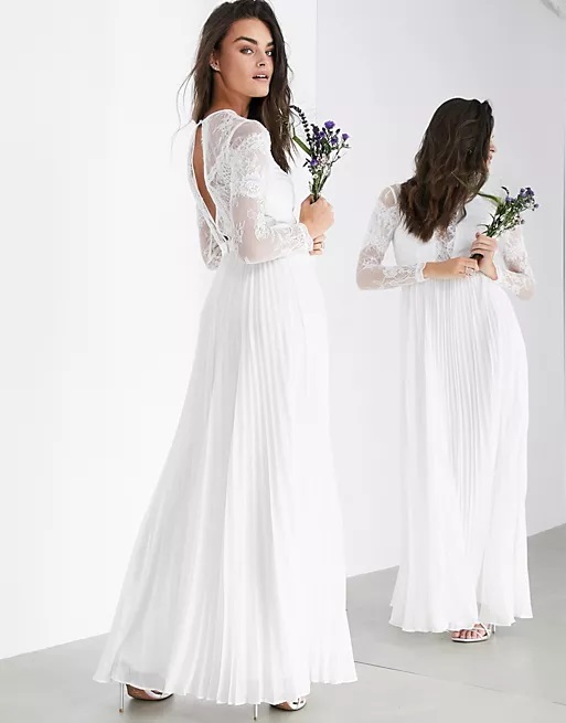 Ez most a legnépszerűbb esküvői ruha a neten: tömegesen rendelik a menyasszonyok