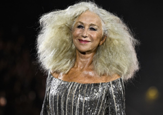  A 78 éves Helen Mirren elképesztő frizurával vonult a kifutón