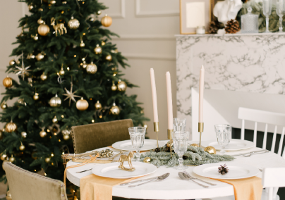 5 trükk, amivel még ünnepibbé varázsolhatod a karácsonyi asztalt