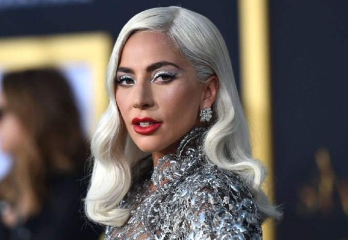 Kiakadtak a rajongók, Lady Gaga felismerhetetlen a legújabb videójában