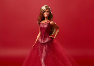 Megérkezett az első transznemű Barbie baba