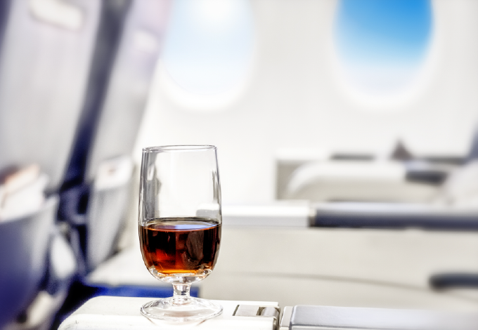  A két ital, amit soha ne rendelj a repülőgépen a stewardessek szerint