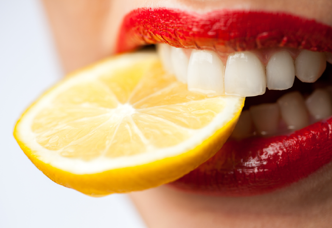 A fogorvosok szerint ez a népszerű reggeli ital károsíthatja a leginkább a fogakat