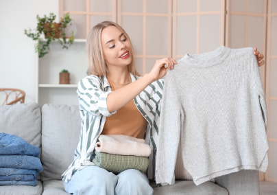 Így tárold a kötött pulóvereid, ha nem akarod, hogy kinyúljanak