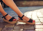 3 telitalpú cipő, amiért rajonganak a nők tavasszal
